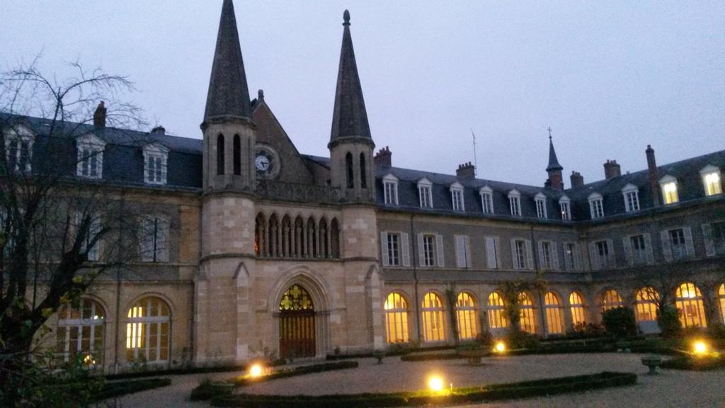 Espace Bernadette Soubirous Nevers Exterior foto