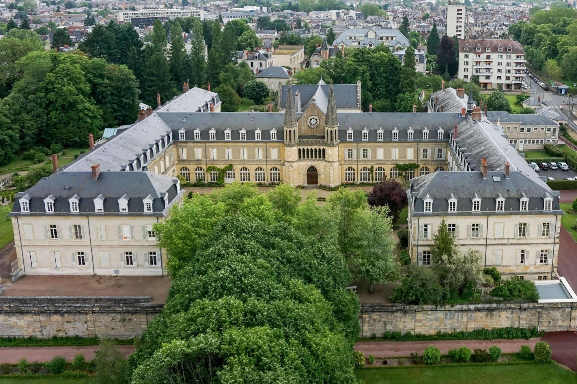 Espace Bernadette Soubirous Nevers Exterior foto